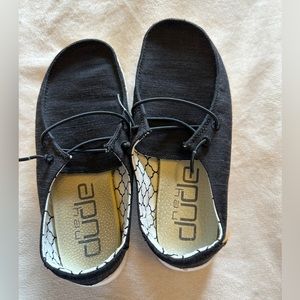 Black kid’s sz 3 hey dudes